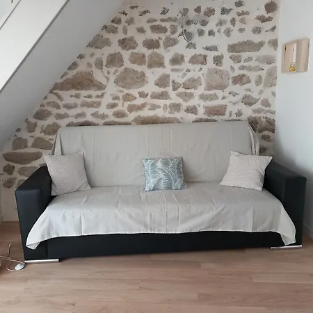 La Tourterelle En Auvergne * Champs (Auvergne)